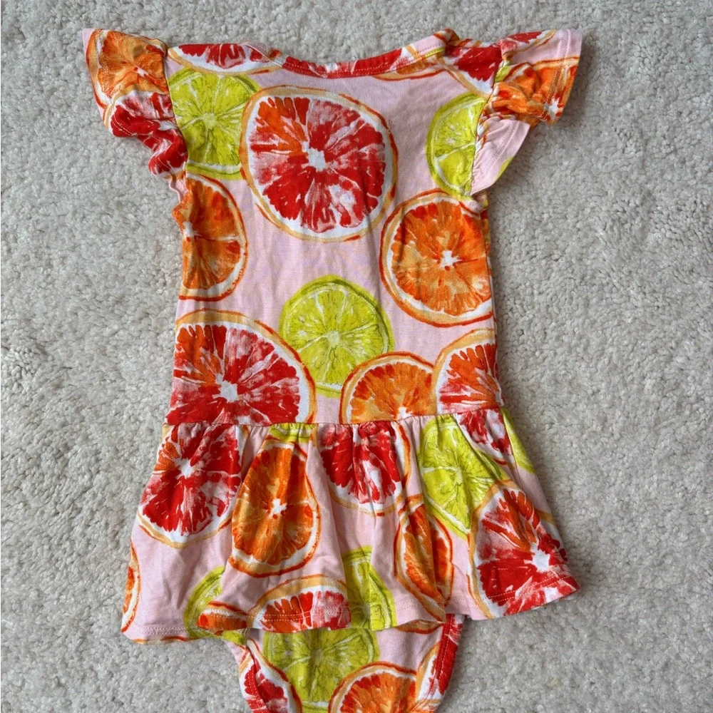 Posh Peanut Flutter Sleeve Twirl Bodysuit in a Citrus print - Picture 7 of 7